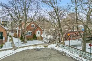 4952 N Bernard St, Chicago, IL 60625 - Photo 33