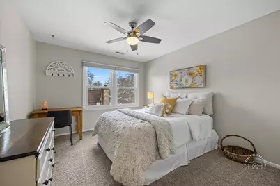 63 White Oak Circle #63, Saint Charles, IL 60174 - Photo 13