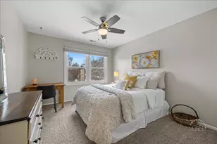 63 White Oak Cir, Saint Charles, IL 60174 - Photo 13