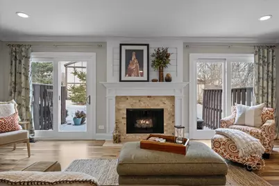 63 White Oak Circle #63, Saint Charles, IL 60174 - Photo 3