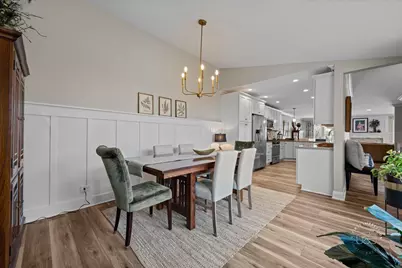 63 White Oak Circle #63, Saint Charles, IL 60174 - Photo 5