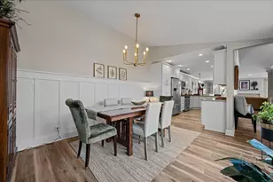 63 White Oak Cir, Saint Charles, IL 60174 - Photo 5