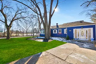 21269 W Ridge Rd, Lake Zurich, IL 60047 - Photo 3