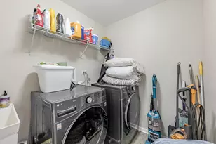 408 Fountain Ave, Elgin, IL 60124 - Photo 27