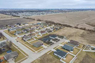 5564 Old Manor Rd, Bourbonnais, IL 60914 - Photo 5