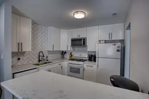 1732 Harrow Ct, Wheaton, IL 60189 - Photo 3