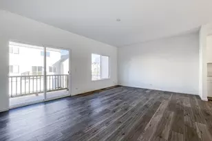 255 Regency Ct, Wauconda, IL 60084 - Photo 9