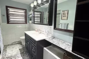 5501 Mulford St, Skokie, IL 60077 - Photo 13