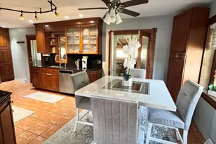 5501 Mulford St, Skokie, IL 60077 - Photo 7