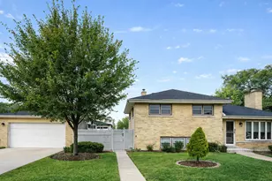 5501 Mulford St, Skokie, IL 60077 - Photo 1