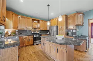 1599 Far Hills Dr, Bartlett, IL 60103 - Photo 7