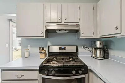 1063 Stonehedge Drive, Schaumburg, IL 60194 - Photo 15