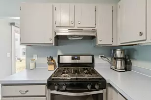 1063 Stonehedge Dr, Schaumburg, IL 60194 - Photo 15