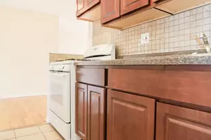 1055 W Catalpa Ave, Chicago, IL 60640 - Photo 3