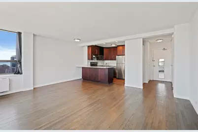 1360 N Sandburg Terrace #2908, Chicago, IL 60610 - Photo 3