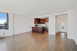 1360 N Sandburg Terrace, Chicago, IL 60610 - Photo 3