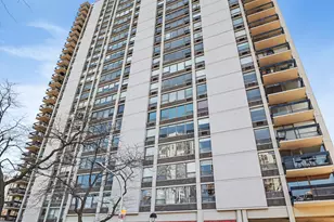 1360 N Sandburg Terrace, Chicago, IL 60610 - Photo 1