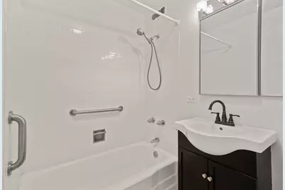 1360 N Sandburg Terrace #2908, Chicago, IL 60610 - Photo 7