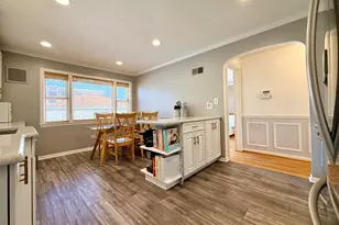 3334 Wilder St, Skokie, IL 60076 - Photo 9