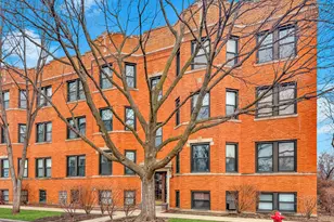 842 Wesley Ave, Oak Park, IL 60304 - Photo 1