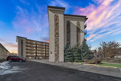 4572 N Milwaukee Avenue #5H, Chicago, IL 60630 - Photo 1