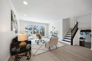 630 Bode Rd, Hoffman Estates, IL 60169 - Photo 3