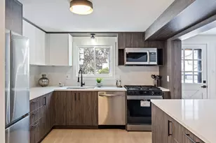 630 Bode Rd, Hoffman Estates, IL 60169 - Photo 7