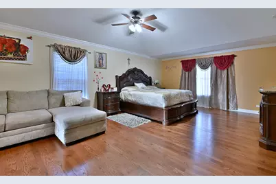 5761 Providence Drive, Hoffman Estates, IL 60192 - Photo 33