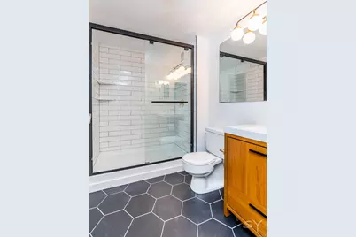 345 N Canal Street #1307, Chicago, IL 60606 - Photo 21