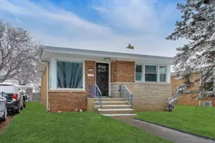 2431 Ernst St, Franklin Park, IL 60131 - Photo 1