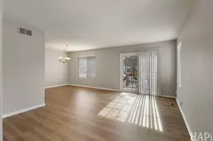 404 Lowell Dr, South Elgin, IL 60177 - Photo 5