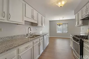 404 Lowell Dr, South Elgin, IL 60177 - Photo 9