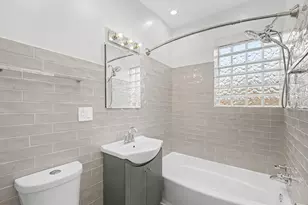 2950 W Waveland Ave, Chicago, IL 60618 - Photo 11