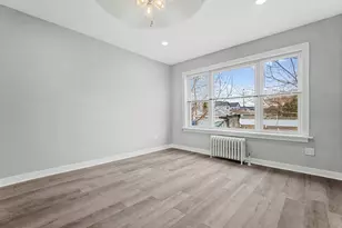 2950 W Waveland Ave, Chicago, IL 60618 - Photo 7