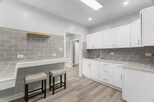 2950 W Waveland Ave, Chicago, IL 60618 - Photo 5