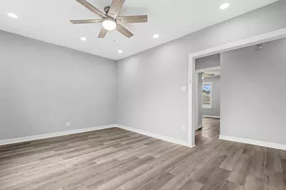 2950 W Waveland Avenue #1, Chicago, IL 60618 - Photo 13