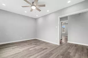 2950 W Waveland Ave, Chicago, IL 60618 - Photo 13