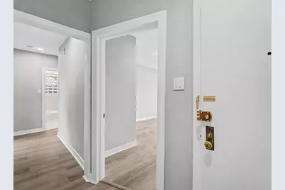 2950 W Waveland Avenue #1, Chicago, IL 60618 - Photo 15