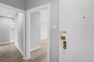 2950 W Waveland Ave, Chicago, IL 60618 - Photo 15