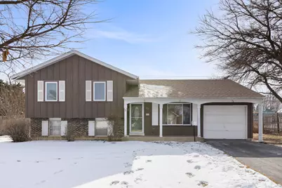 215 E Lincoln Avenue, Glendale Heights, IL 60139 - Photo 1