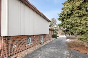 9237 S 77th Ave, Hickory Hills, IL 60457 - Photo 29