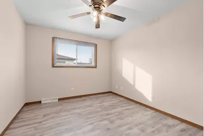 9237 S 77th Avenue, Hickory Hills, IL 60457 - Photo 23