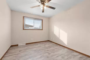 9237 S 77th Ave, Hickory Hills, IL 60457 - Photo 23