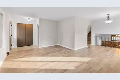 9237 S 77th Avenue, Hickory Hills, IL 60457 - Photo 17