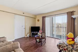 6010 Lake Bluff Dr, Tinley Park, IL 60477 - Photo 3