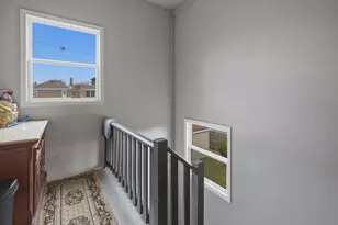 5940 N Bernard St, Chicago, IL 60659 - Photo 9