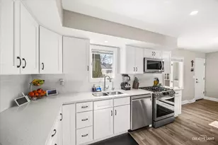 764 Scott Dr, Elgin, IL 60123 - Photo 7