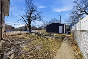 8856 S Parnell Ave, Chicago, IL 60620 - Photo 15