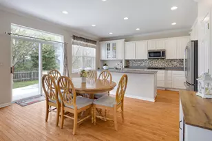 566 Horizon Dr W, Saint Charles, IL 60175 - Photo 11