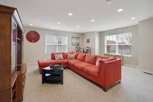 566 Horizon Dr W, Saint Charles, IL 60175 - Photo 15